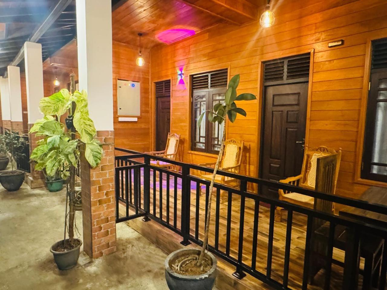 Sun Mount Adams Peak Hotel Nallathanniya Exterior foto