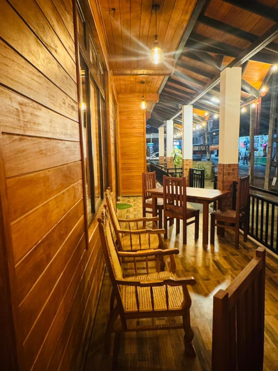 Sun Mount Adams Peak Hotel Nallathanniya Exterior foto