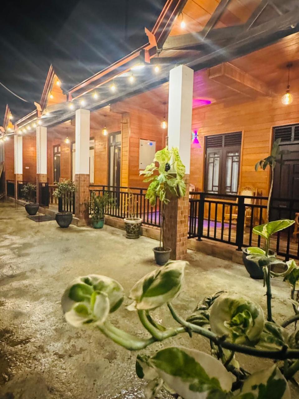 Sun Mount Adams Peak Hotel Nallathanniya Exterior foto